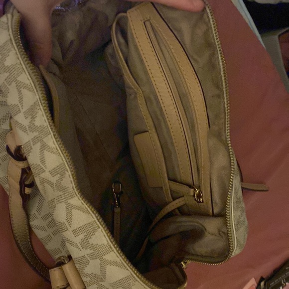 Michael kors signature bag - Picture 6 of 8